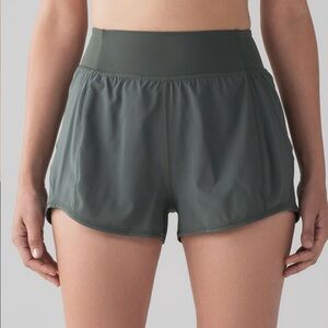 Lululemon Lean In Short (2") in Darn Forrest